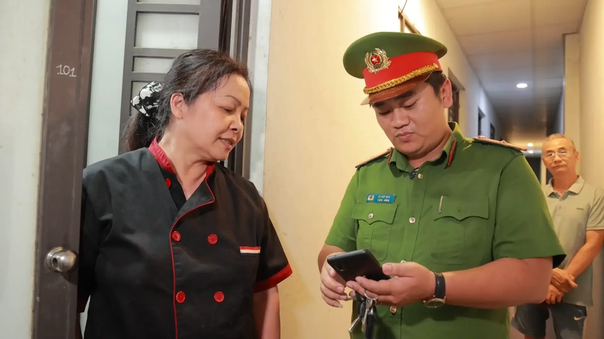 Kiểm tra cư trú đảm bảo ANTT tại các khu dân cư